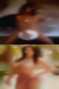 Horny women freak sexy pussy.